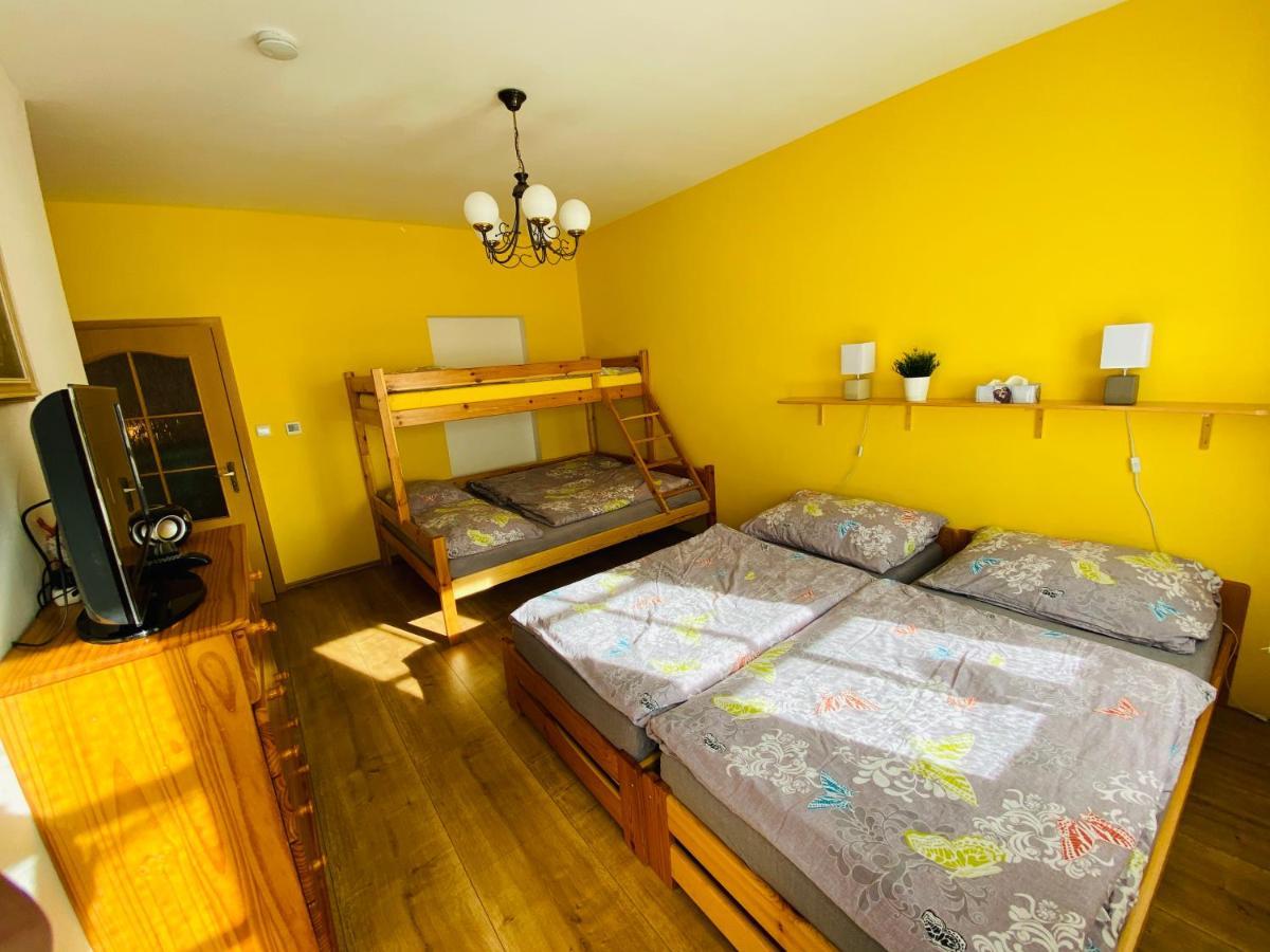 Apartman Pod Bozim Darem ยาคีมอฟ ภายนอก รูปภาพ