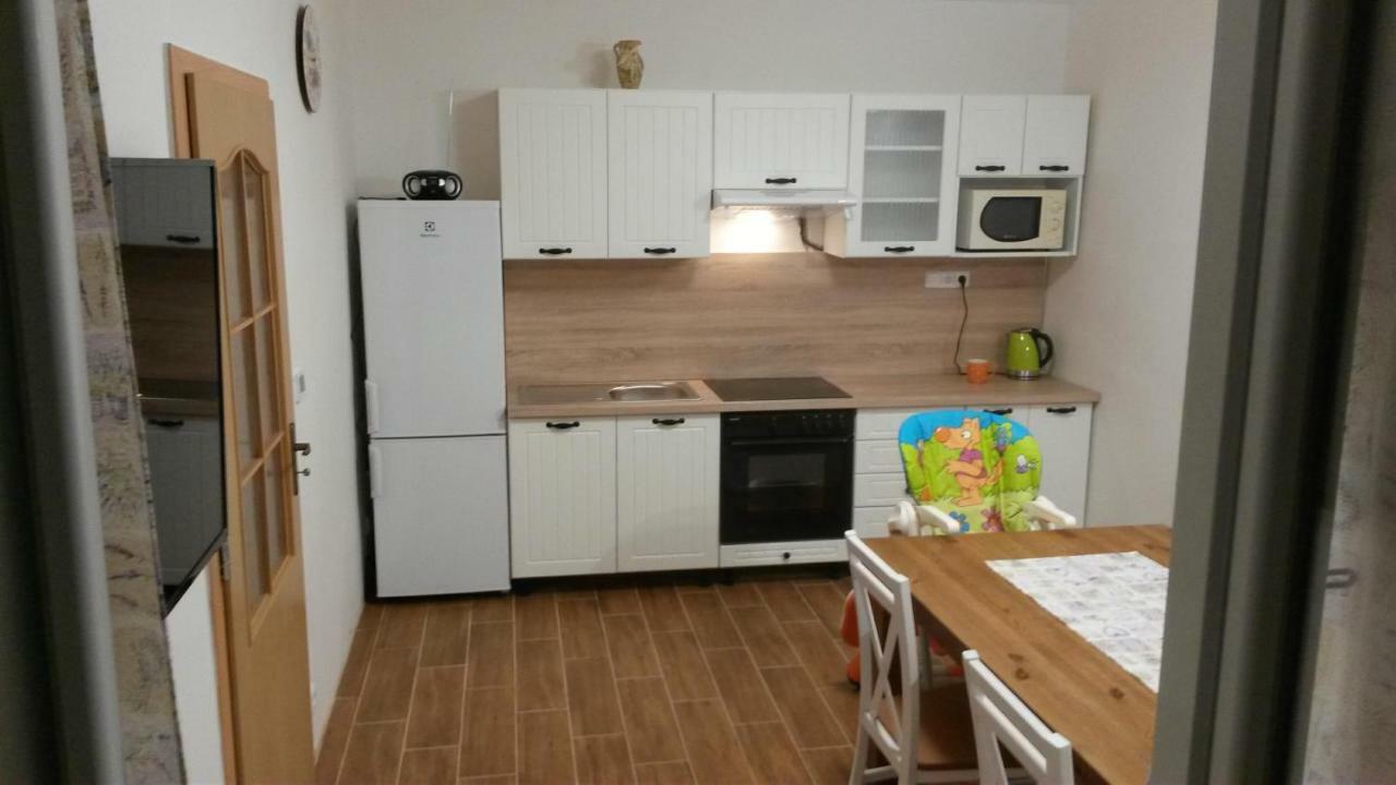 Apartman Pod Bozim Darem ยาคีมอฟ ภายนอก รูปภาพ
